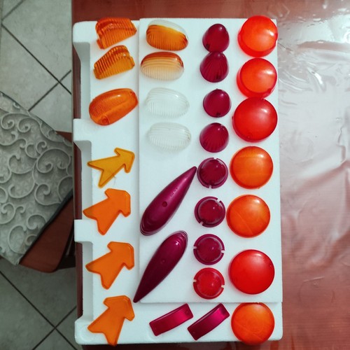 Lotto plastiche fanilini - 30,