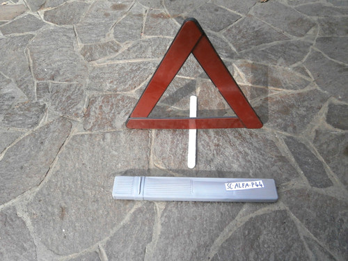 Triangolo emergenza auto - emergenza,